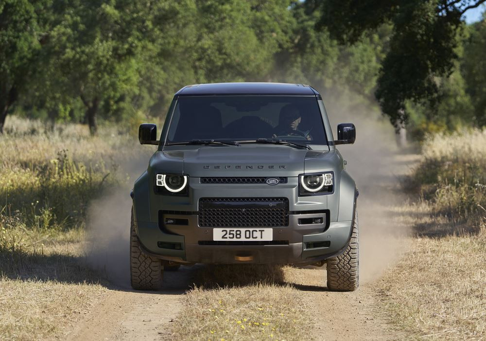Le tout-terrain haute performance Defender Octa embarque un V8 bi-turbo de 635 ch