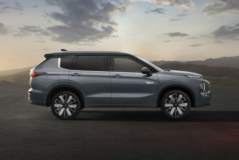 Le SUV du segment D Mitsubishi Outlander PHEV se distingue par un esprit baroudeur