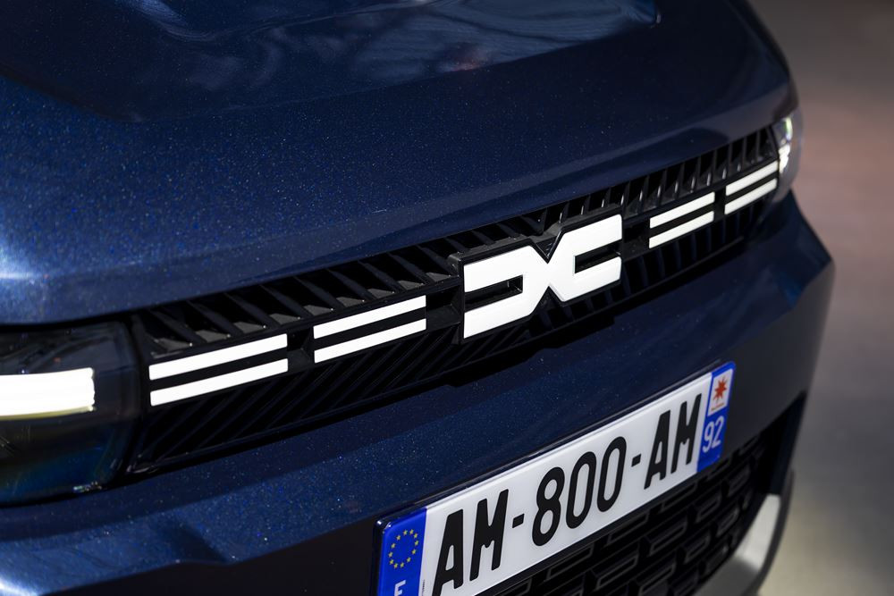 Le SUV du segment C Dacia Bigster affirme avec force ses dimensions généreuses