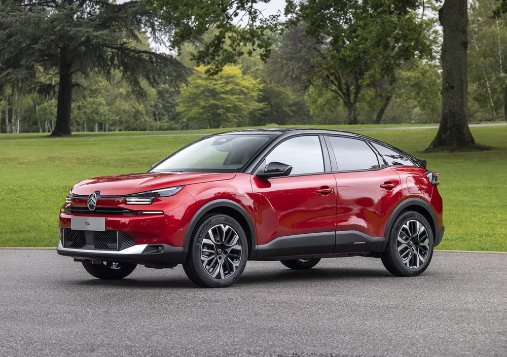 La berline électrique Citroën ë-C4 115 kW / 54 kWh revendique jusqu'à 415 km d'autonomie WLTP