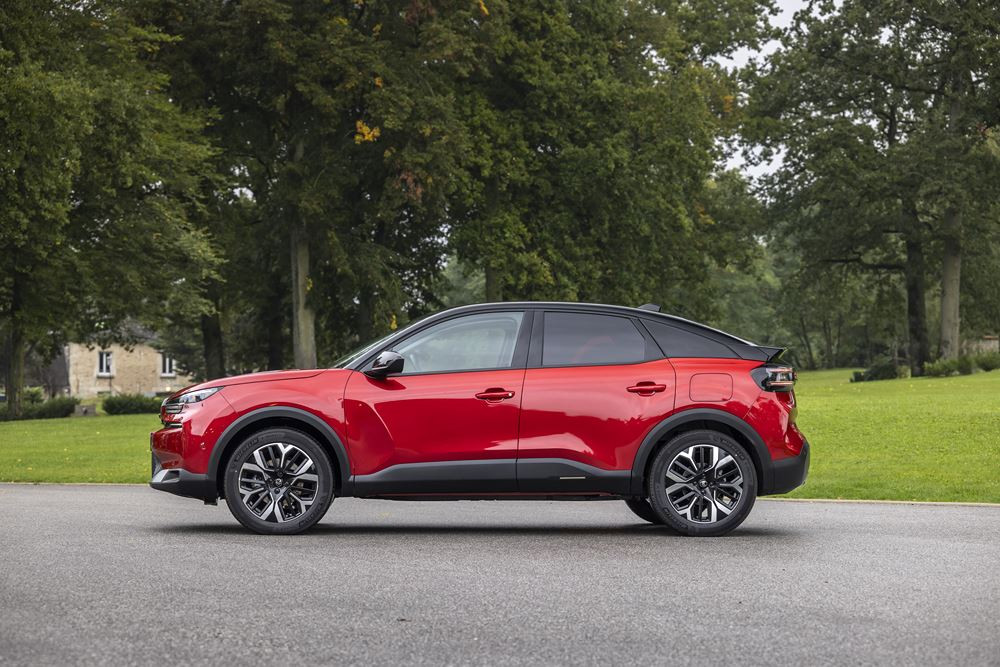 La berline électrique Citroën ë-C4 115 kW / 54 kWh revendique jusqu'à 415 km d'autonomie WLTP