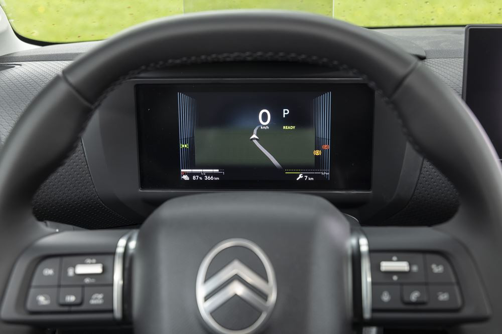 La berline électrique Citroën ë-C4 115 kW / 54 kWh revendique jusqu'à 415 km d'autonomie WLTP