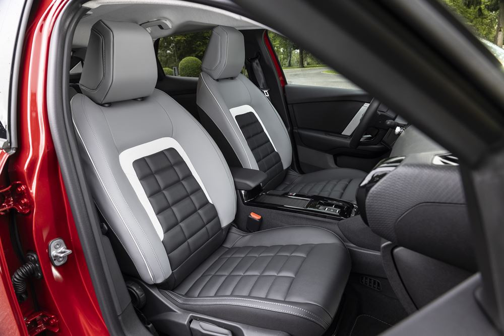 La berline électrique Citroën ë-C4 115 kW / 54 kWh revendique jusqu'à 415 km d'autonomie WLTP