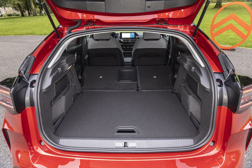 La berline électrique Citroën ë-C4 115 kW / 54 kWh revendique jusqu'à 415 km d'autonomie WLTP