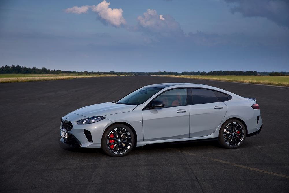La BMW Série 2 Gran Coupé affiche une silhouette allongée reconnaissable