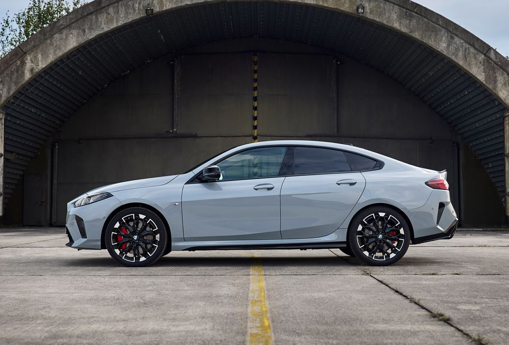 La BMW Série 2 Gran Coupé affiche une silhouette allongée reconnaissable