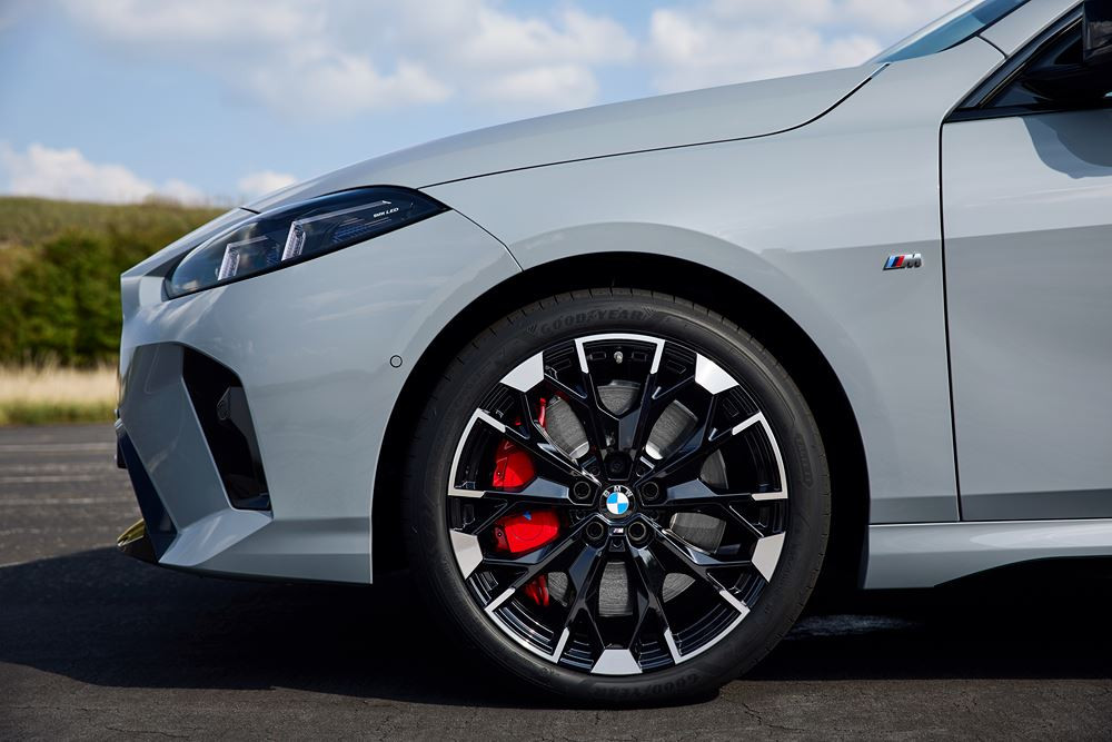 La BMW Série 2 Gran Coupé affiche une silhouette allongée reconnaissable