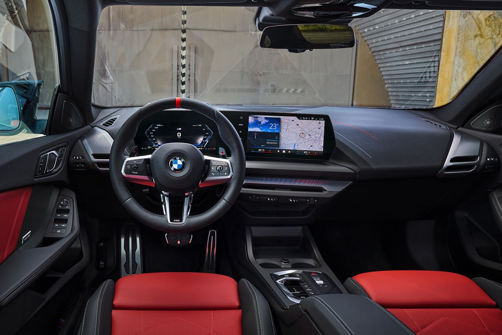 La BMW Série 2 Gran Coupé affiche une silhouette allongée reconnaissable