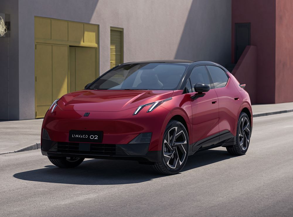 Le SUV coupé électrique Lynk & Co 02 affiche une autonomie de 445 km