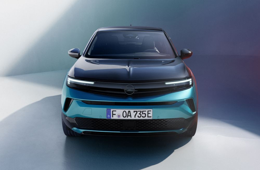Le SUV urbain électrique Opel Mokka Electric mis à jour affiche une autonomie WLTP de 402 km