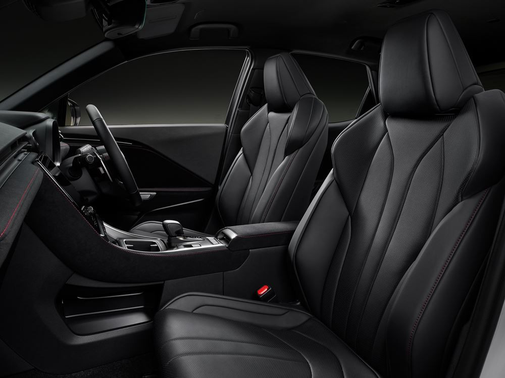 Le SUV urbain hautes performances Lexus LBX Morizo RR développe 304 ch