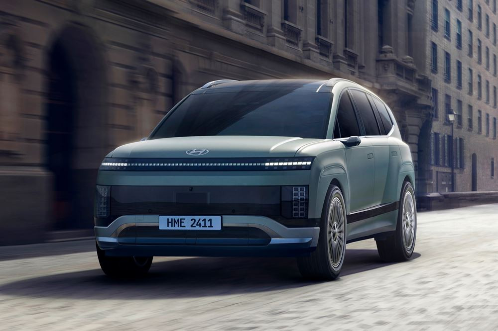 Le grand SUV électrique Hyundai Ioniq 9 à trois rangées de sièges accueille jusqu'à sept occupants