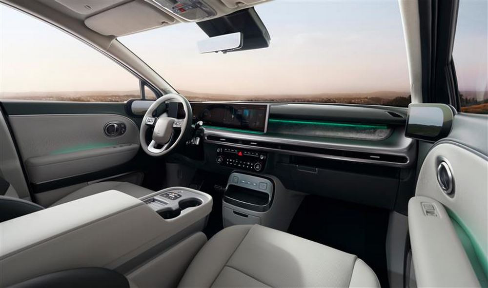 Le grand SUV électrique Hyundai Ioniq 9 à trois rangées de sièges accueille jusqu'à sept occupants