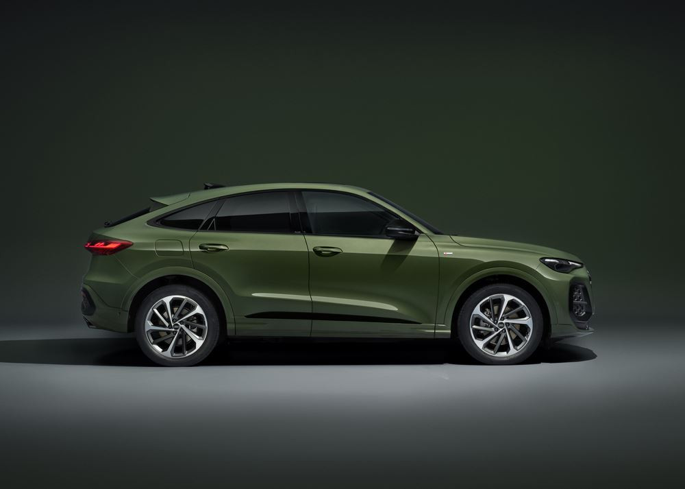 L'Audi Q5 Sportback de deuxième génération affiche une ligne de toit inclinée