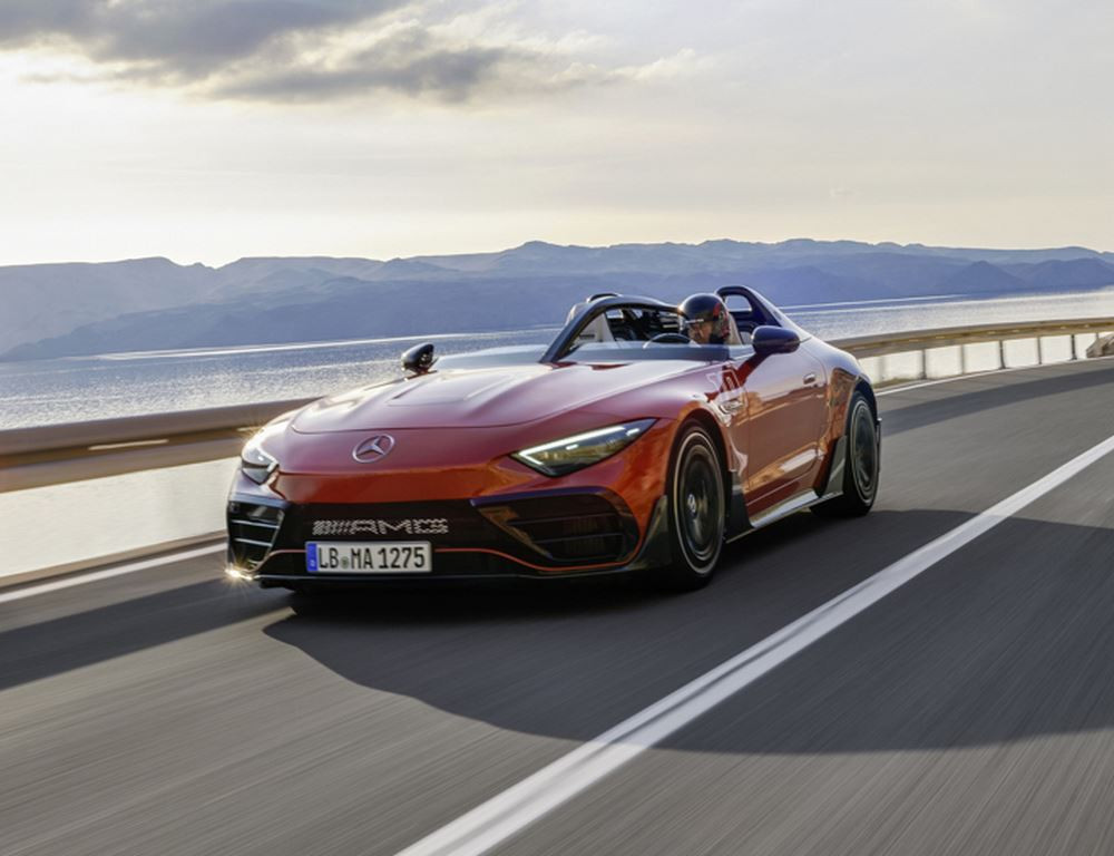 La Mercedes-AMG PureSpeed est une voiture de performance biplace entièrement ouverte, sans toit ni pare-brise