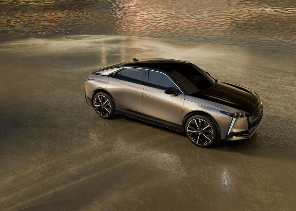 La DS N°8 électrique est le nouveau porte-drapeau de DS Automobiles