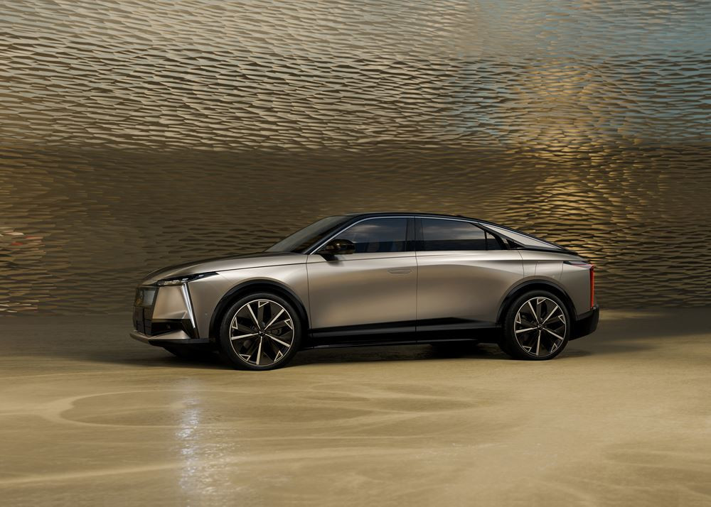 La DS N°8 électrique est le nouveau porte-drapeau de DS Automobiles