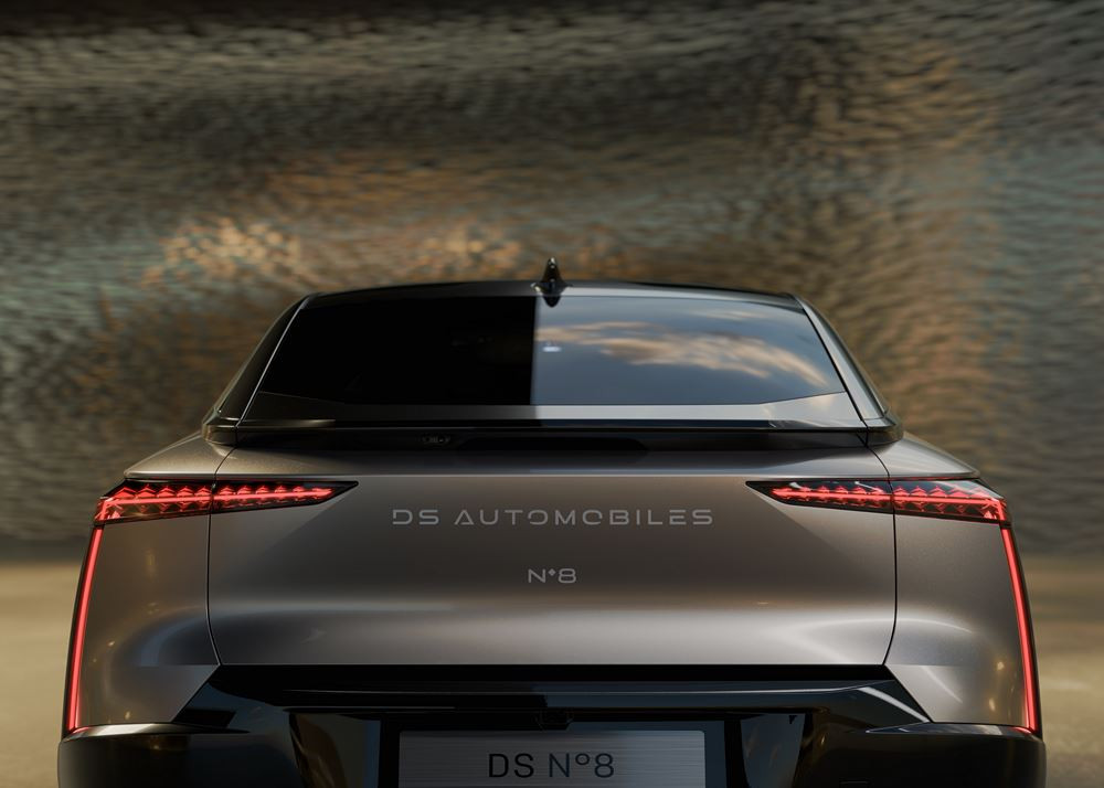 La DS N°8 électrique est le nouveau porte-drapeau de DS Automobiles