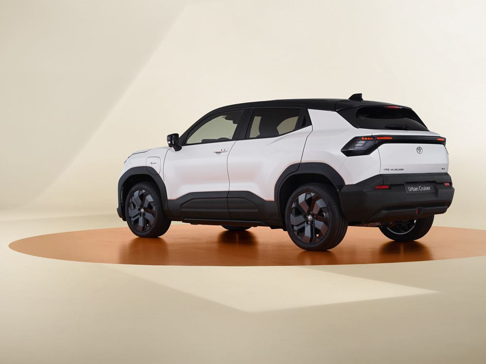 Le SUV compact électrique Toyota Urban Cruiser se distingue par un design robuste