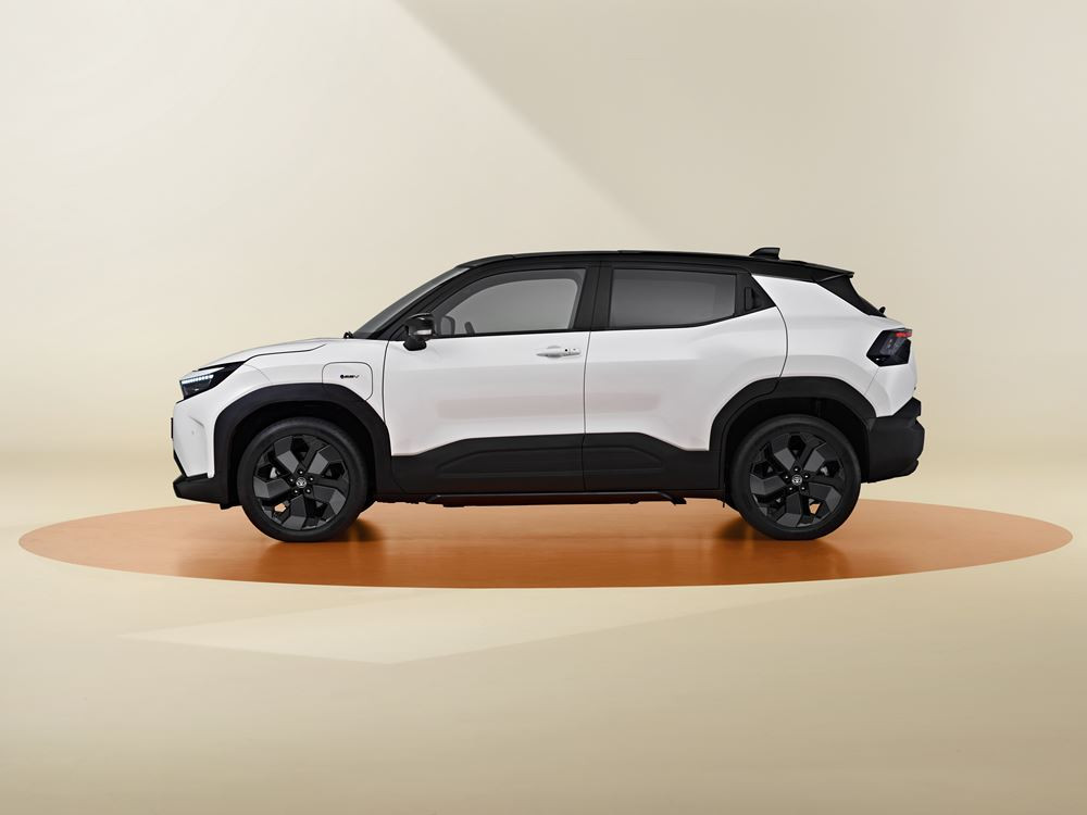 Le SUV compact électrique Toyota Urban Cruiser se distingue par un design robuste