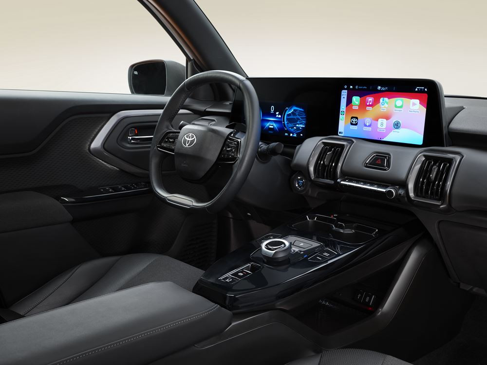 Le SUV compact électrique Toyota Urban Cruiser se distingue par un design robuste