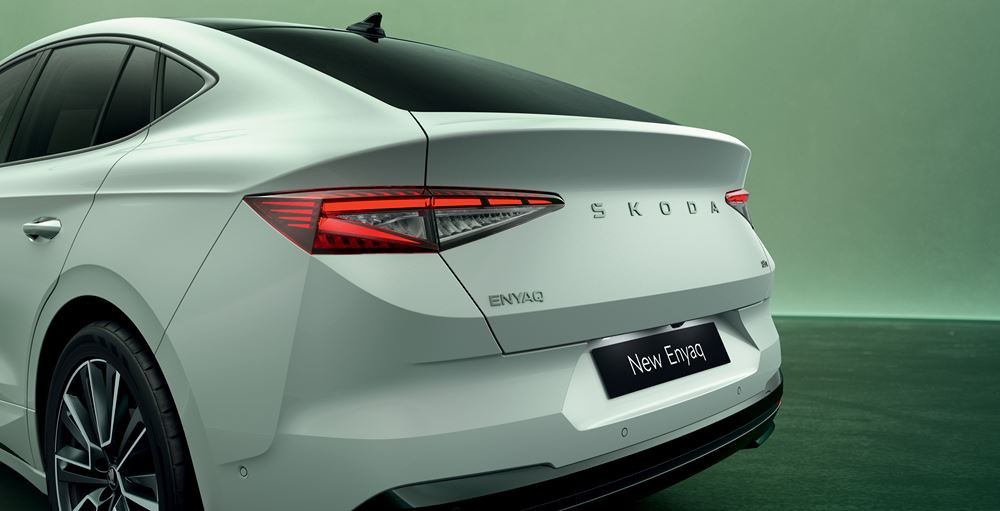 La Skoda Enyaq Coupé électrique restylée arbore la calandre Cristal Face 2.0