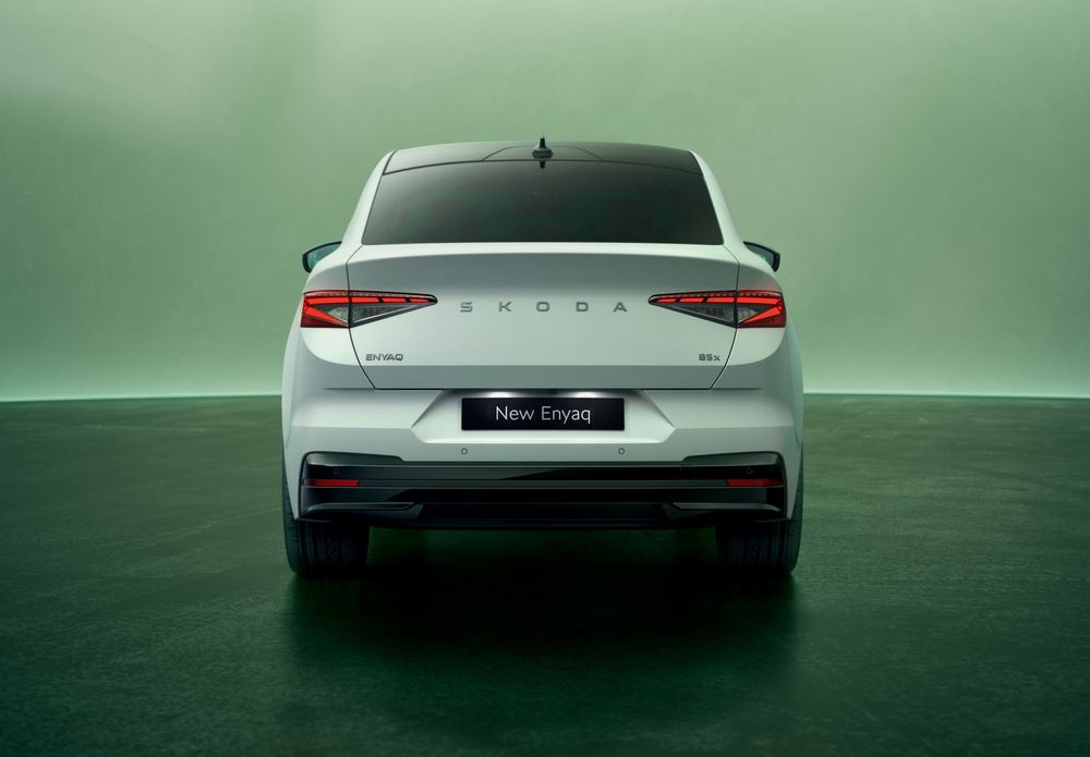 La Skoda Enyaq Coupé électrique restylée arbore la calandre Cristal Face 2.0