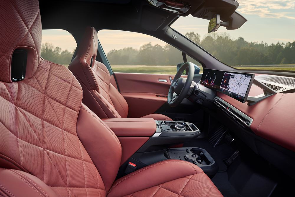 La BMW iX se renouvelle avec une apparence plus sportive