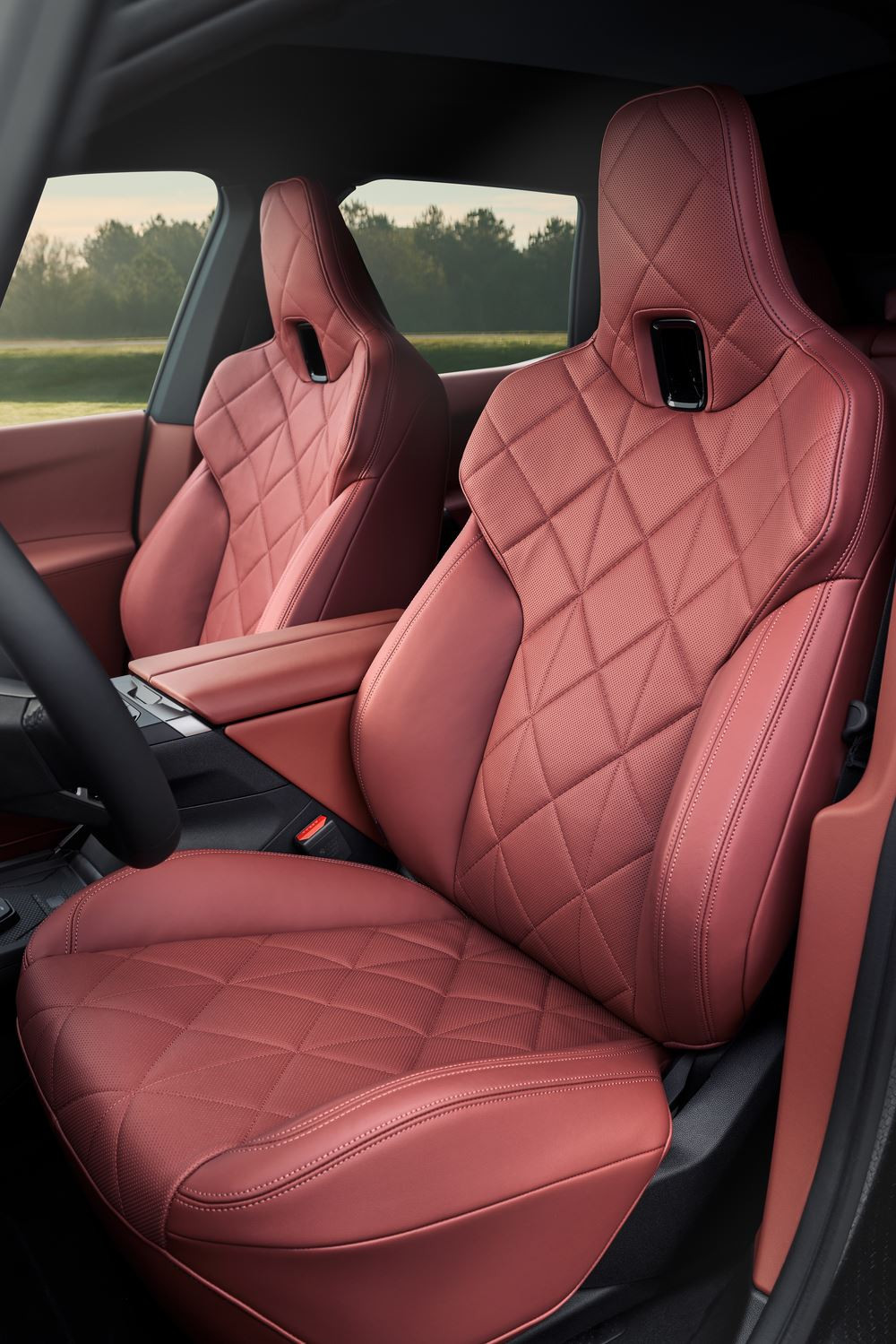 La BMW iX se renouvelle avec une apparence plus sportive