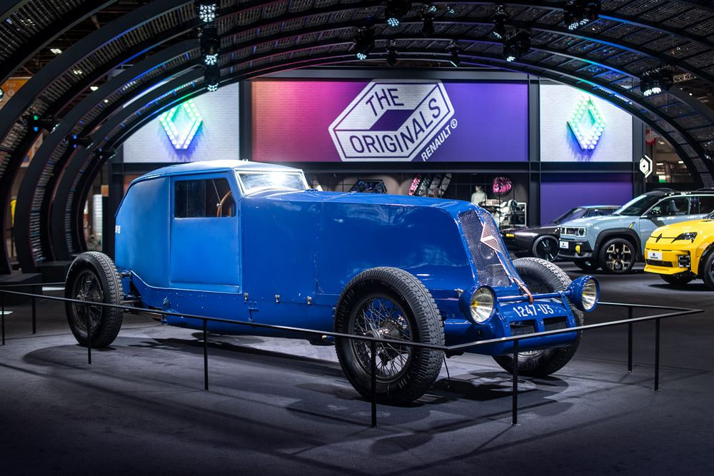 La 49ème édition du salon Rétromobile ouvre ses portes jusqu'au 9 février