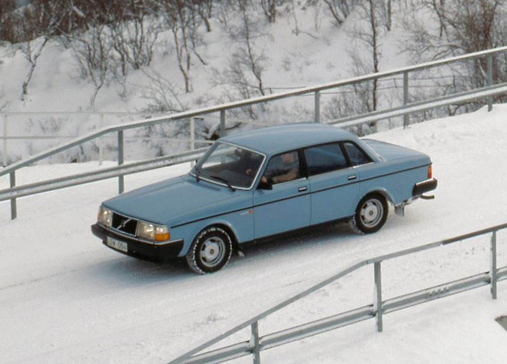 La 49ème édition du salon Rétromobile ouvre ses portes jusqu'au 9 février