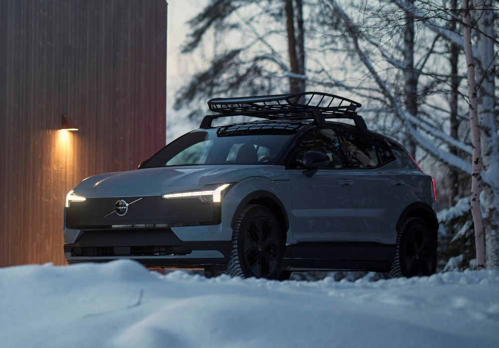 Le SUV électrique Volvo EX30 Cross Country est conçu pour circuler sur les terrains accidentés