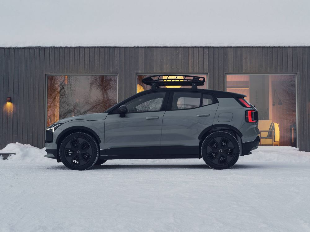 Le SUV électrique Volvo EX30 Cross Country est conçu pour circuler sur les terrains accidentés