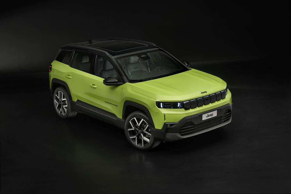 Le SUV compact Jeep Compass de nouvelle génération affiche une calandre à sept fentes revisitée