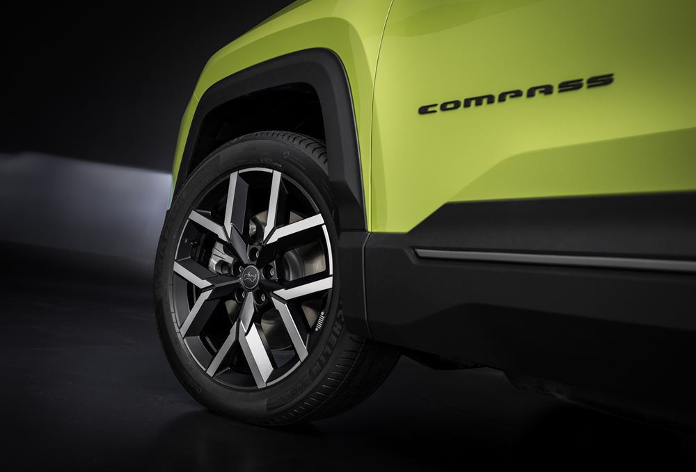 Le SUV compact Jeep Compass de nouvelle génération affiche une calandre à sept fentes revisitée