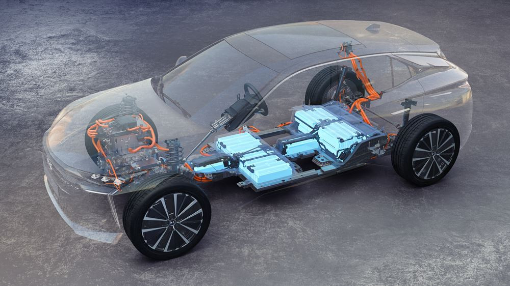 La version électrique de la DS N°4 affiche une autonomie WLTP de 450 km