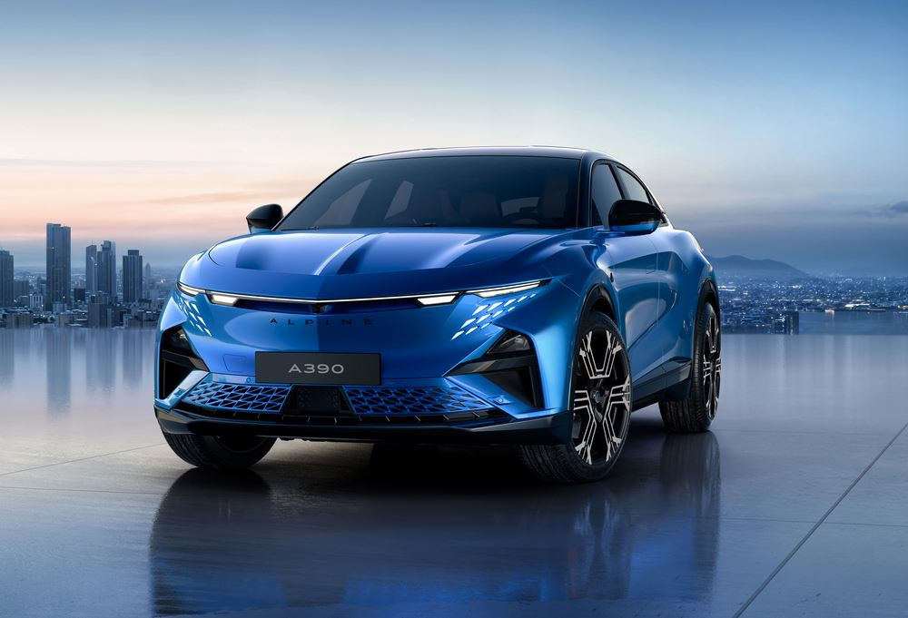 Le sport fastback compact Alpine A390 embarque trois moteurs électriques constituant une transmission intégrale