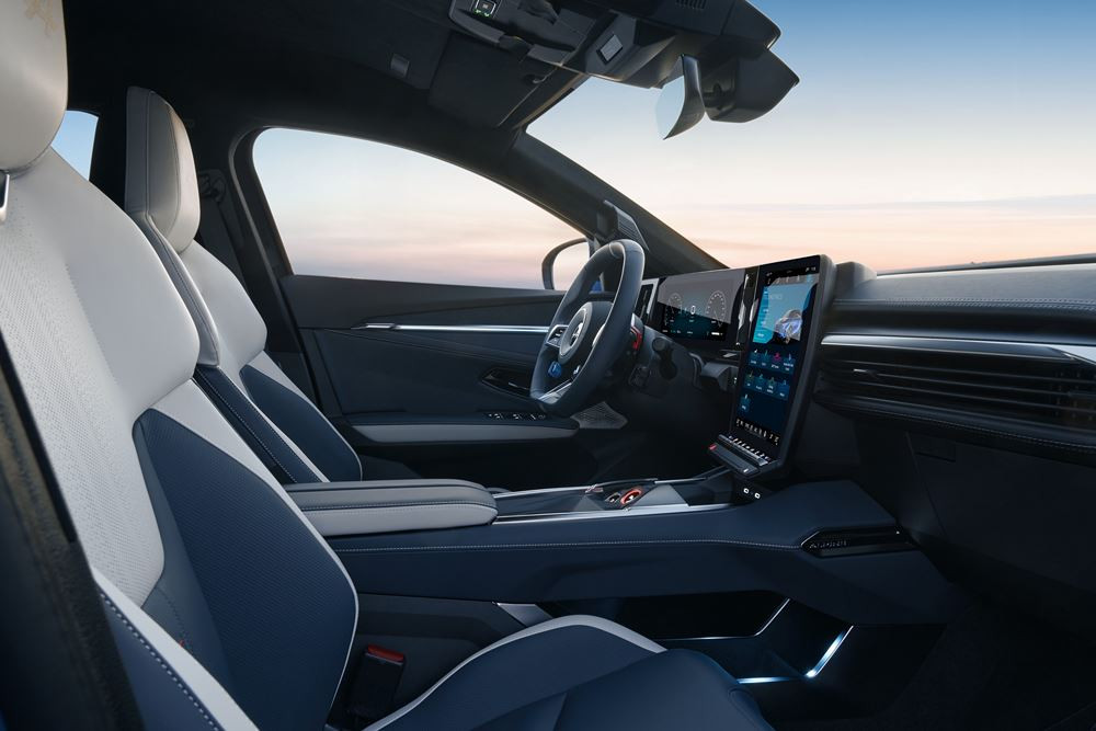 Le sport fastback compact Alpine A390 embarque trois moteurs électriques constituant une transmission intégrale