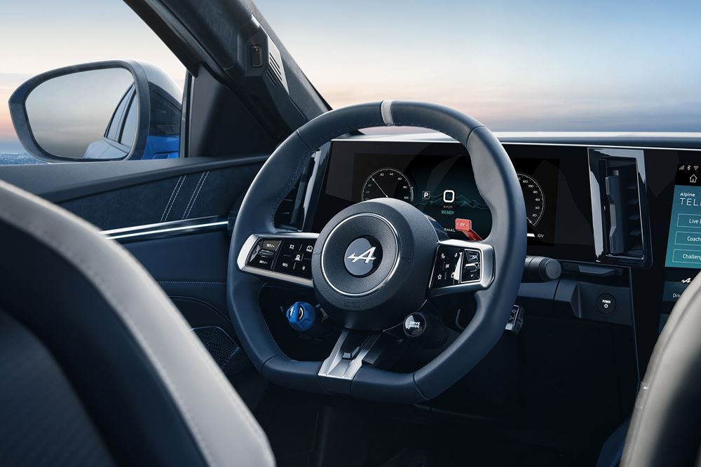Le sport fastback compact Alpine A390 embarque trois moteurs électriques constituant une transmission intégrale