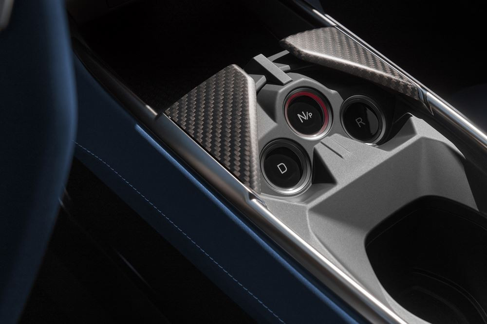 Le sport fastback compact Alpine A390 embarque trois moteurs électriques constituant une transmission intégrale