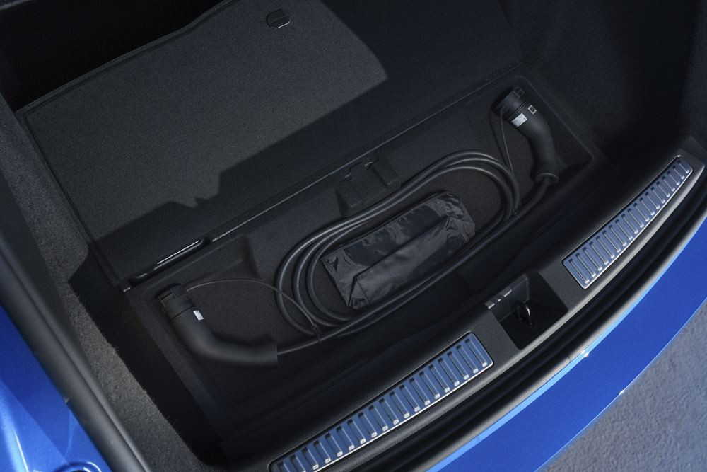 Le sport fastback compact Alpine A390 embarque trois moteurs électriques constituant une transmission intégrale