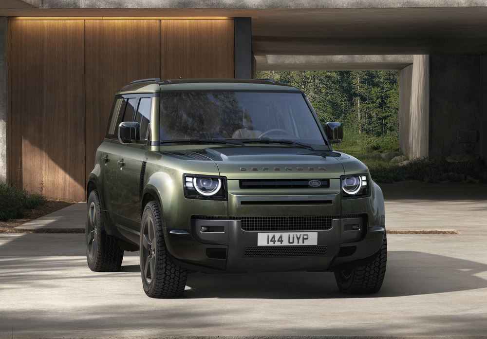 Le Land Rover Defender affiche un design extérieur légèrement revisité
