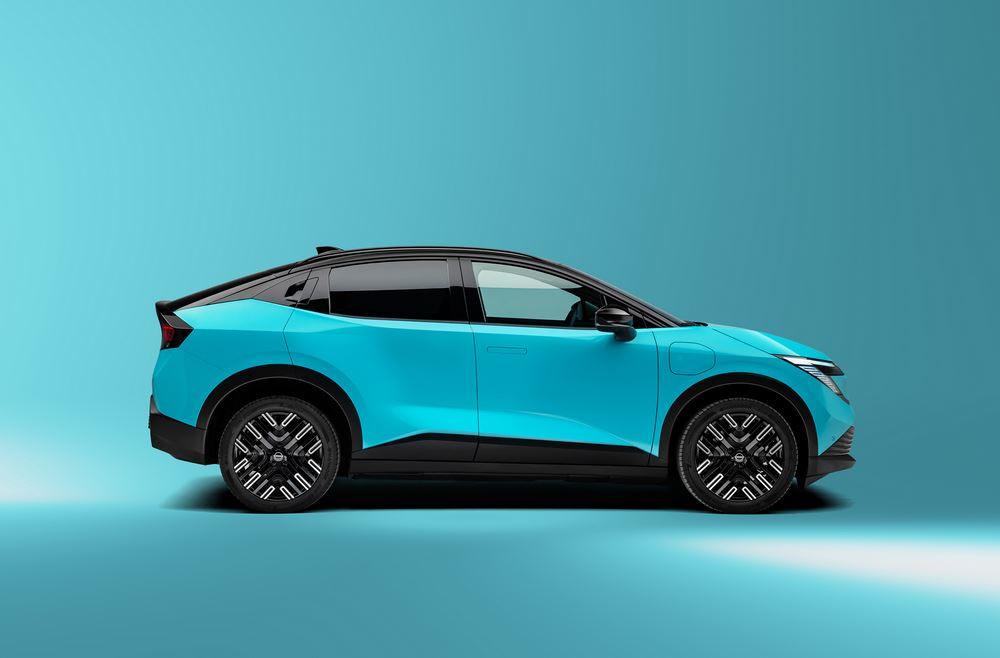 La Nissan Leaf électrique affiche un style fluide de crossover aérodynamique affûté