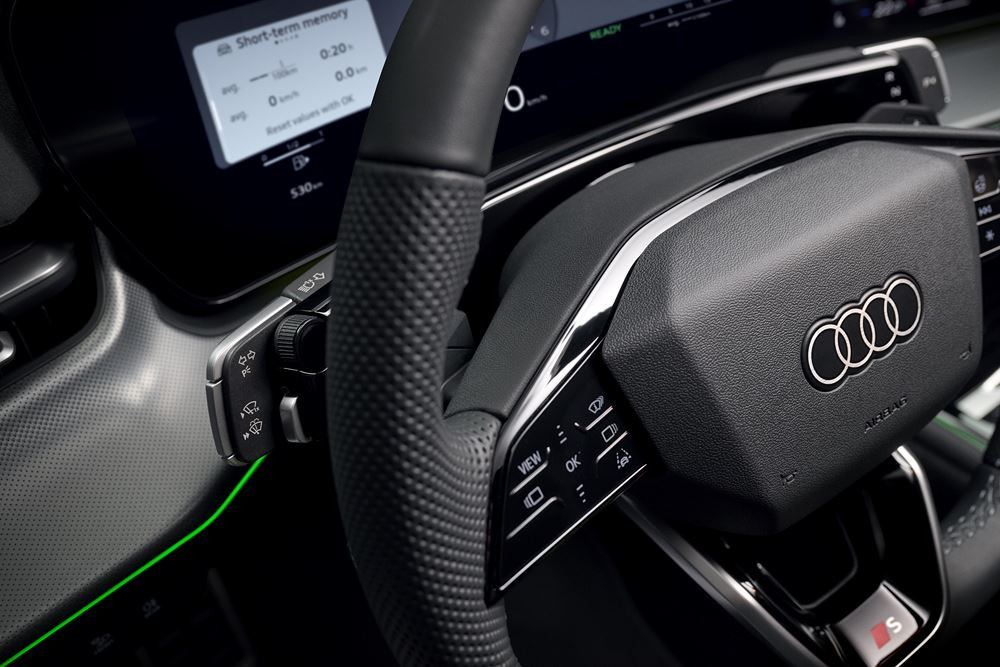 Le SUV compact Audi Q3 de troisième génération fixe de nouveaux standards en matière d'éclairage