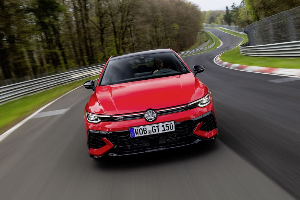 La Volkswagen Golf GTI Edition 50 développe 325 ch pour un couple de 420 Nm