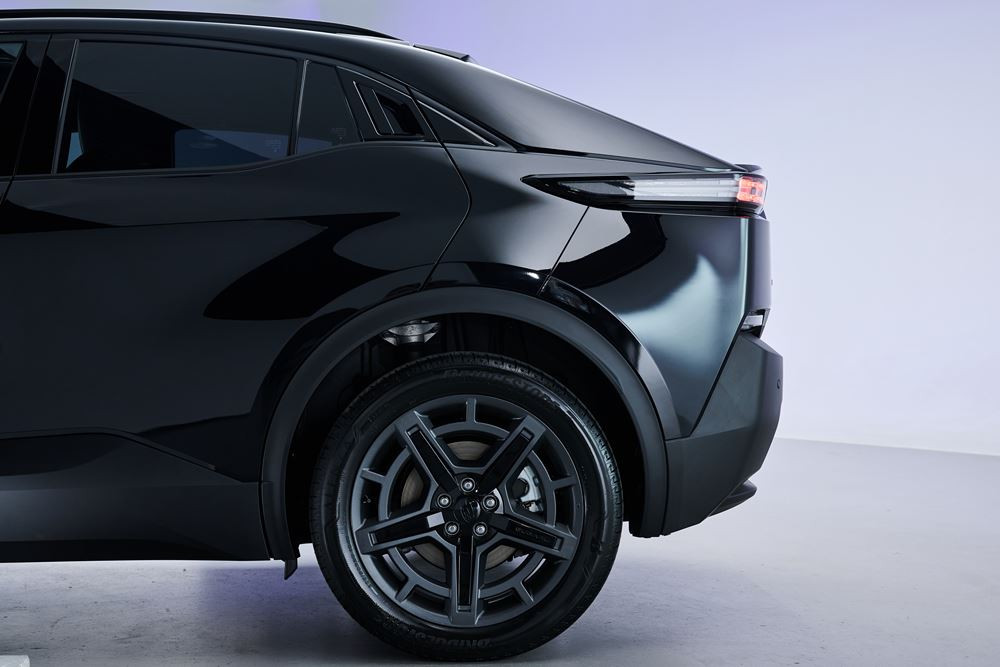 Le SUV compact électrique Subaru Uncharted revendique jusqu'à 585 km d'autonomie