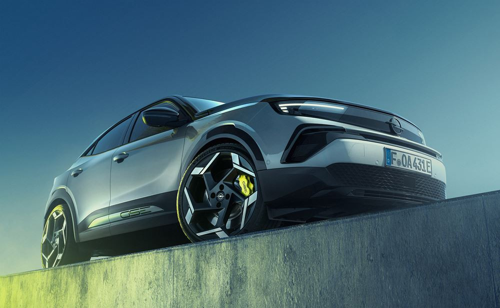 Le SUV urbain électrique Opel Mokka GSE entend électriser le quotidien avec panache