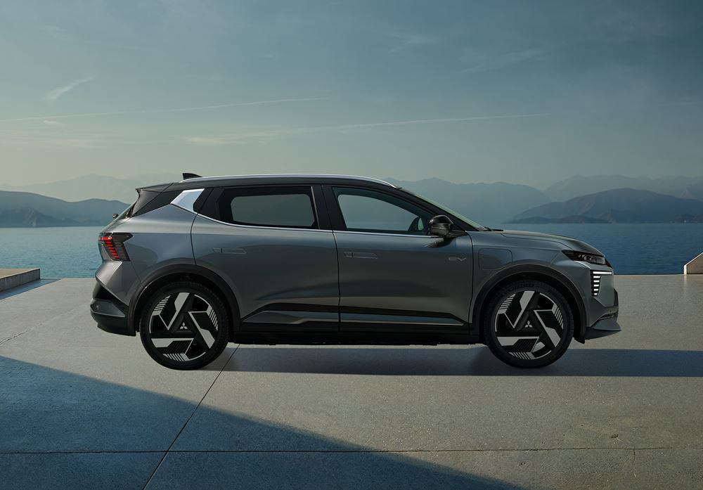 Le SUV compact électrique Mitsubishi Eclipse Cross offre une autonomie de plus de 600 km avec une batterie de 87 kWh