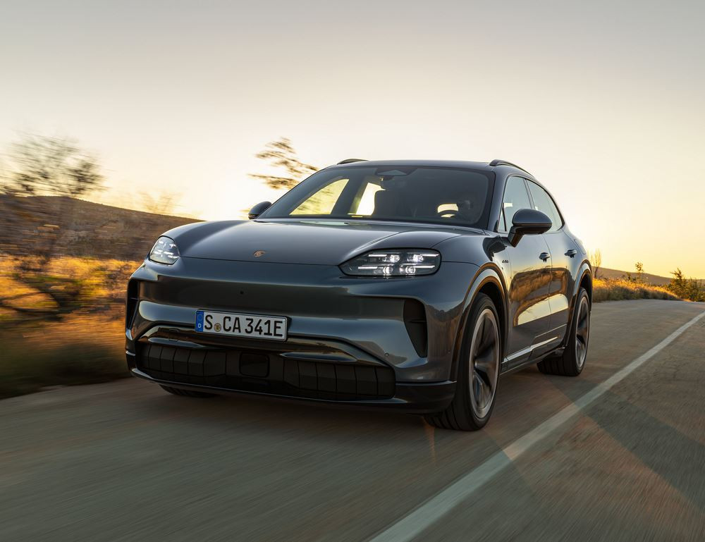 Le grand SUV électrique Porsche Cayenne Electric affiche des performances dignes d'une supercar