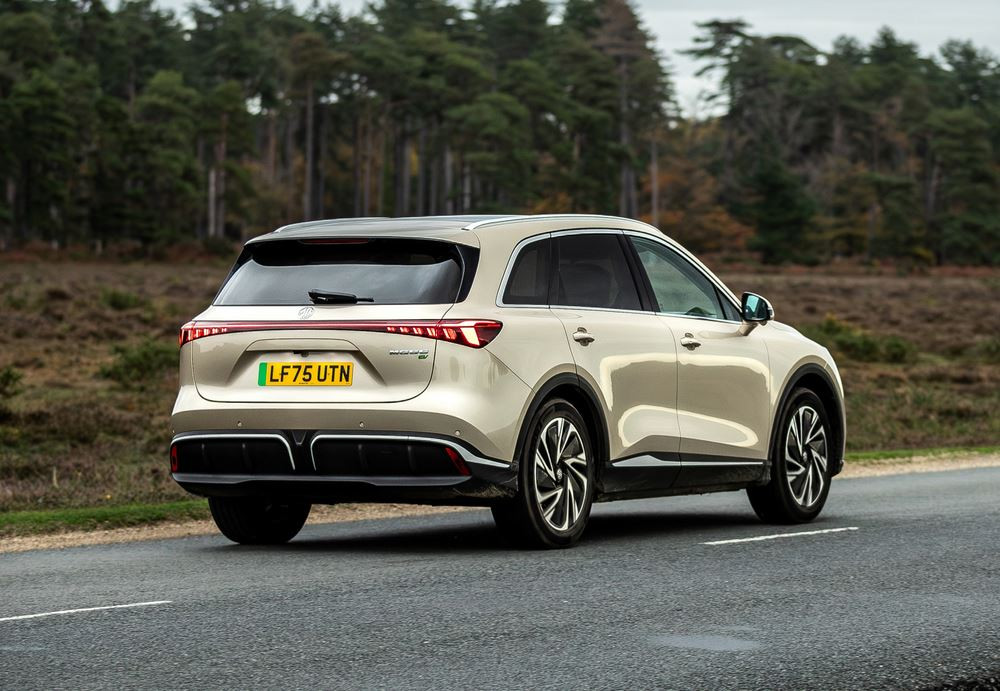 Le SUV électrique de taille intermédiaire MGS6 EV arbore une allure moderne